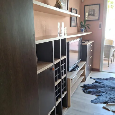 Orlando 85, Very Good Location Apartmán